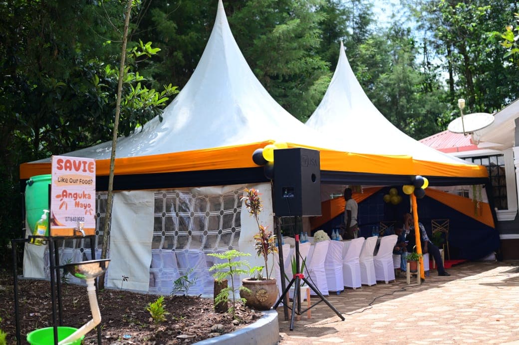 Sophisticated wedding table setting